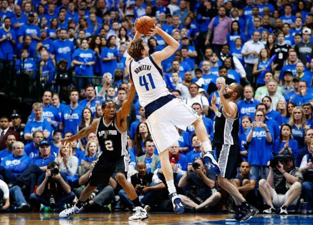 开称赞李月 开称赞李月